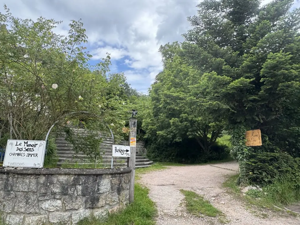 Entrée du Manoir des Sens à Thannenkirch