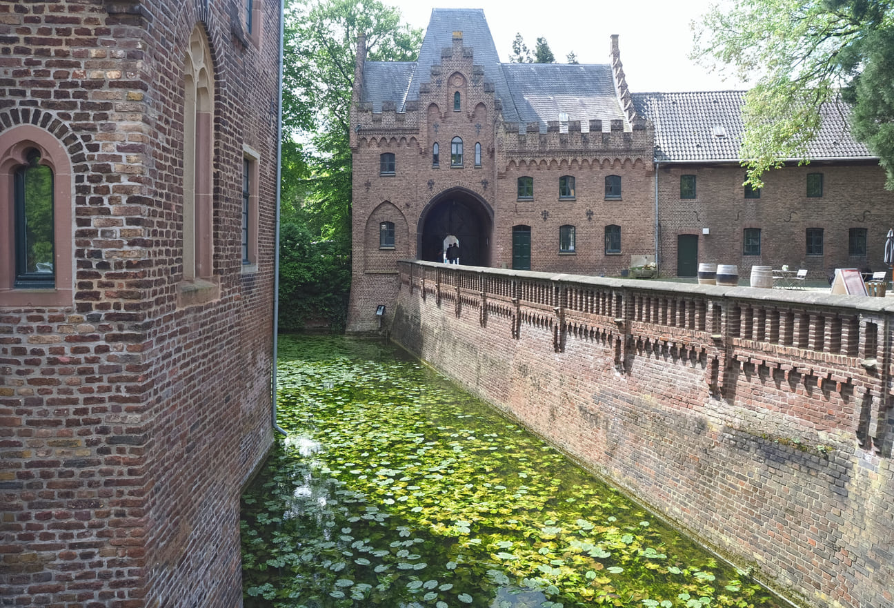 Remparts et pont de Bergheim village préféré des Français en Alsace